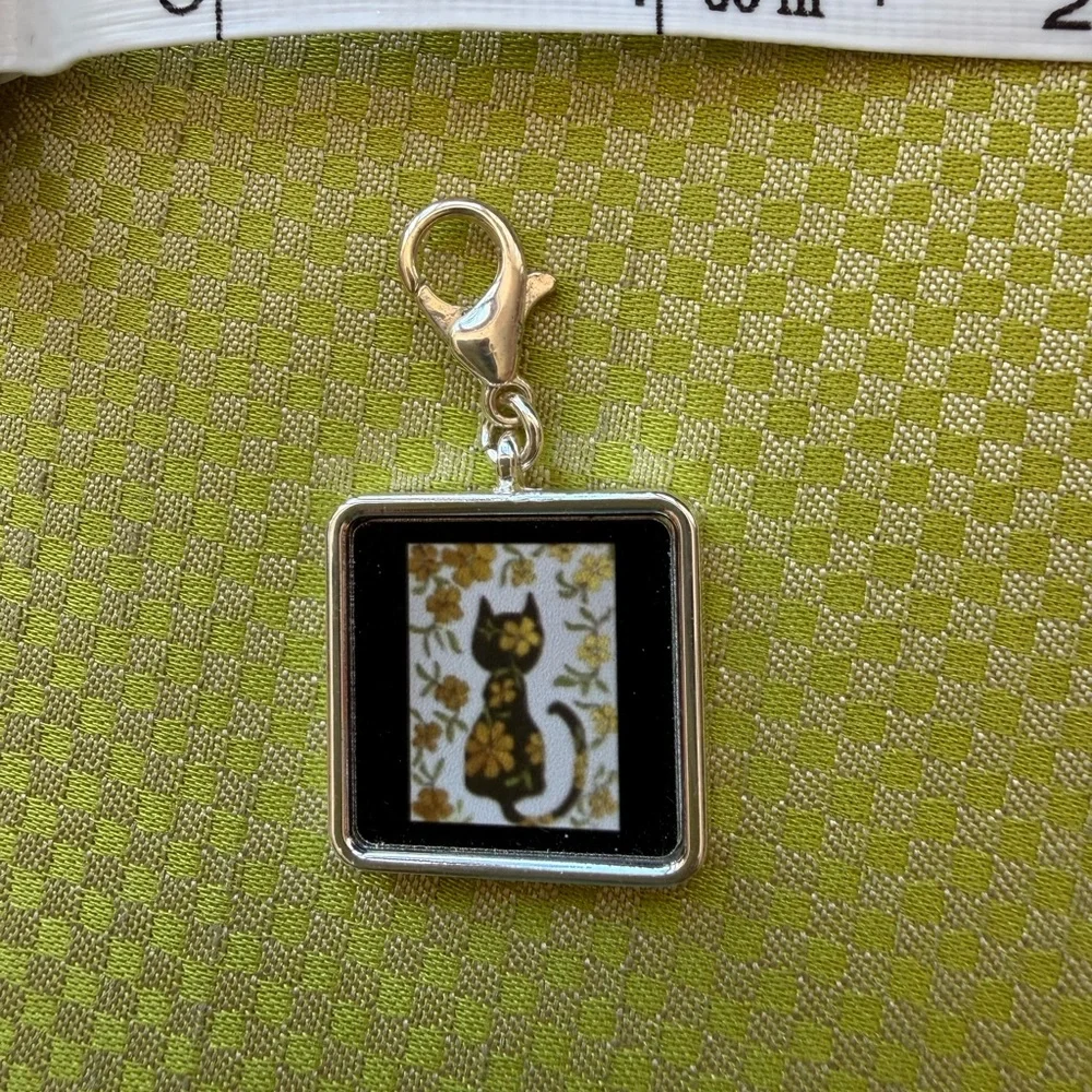 N/A elegant black